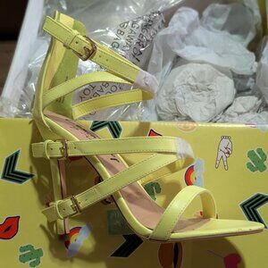 BNIB Lemon Drop by Privileged heels size 6.5